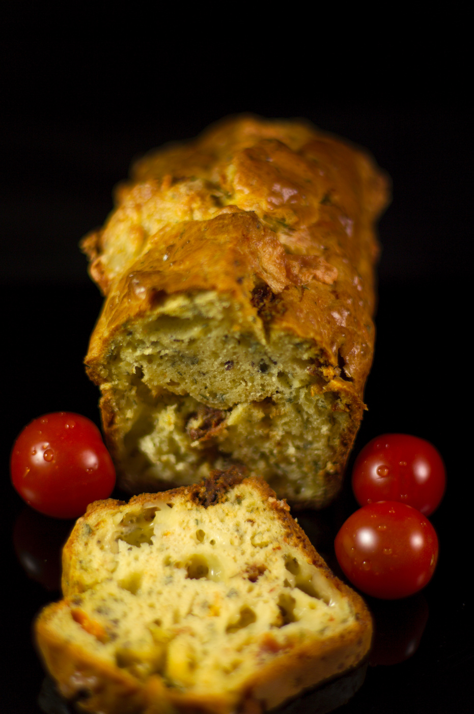 [fr]Cake aux tomates confites [ru](article de référence) 	Кекс в засахаренных томатах