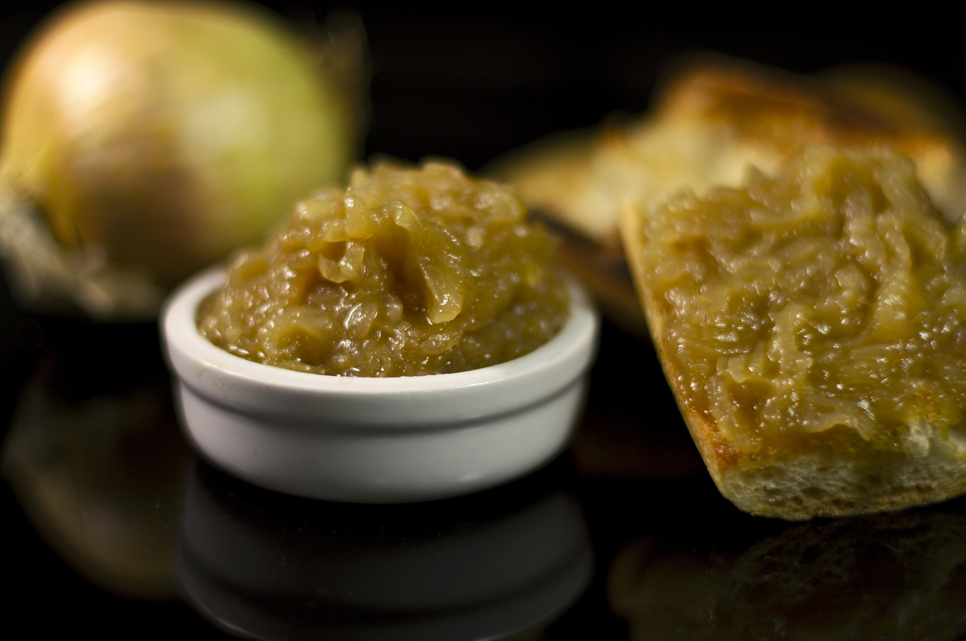 [fr]Confit d'oignons[ru]Жареное мясо лука