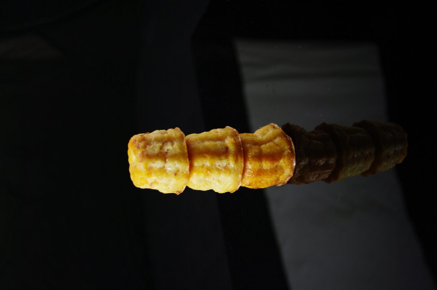 [fr]Cannelés façon croque monsieur[ru]Каннуле из плавленного сыра