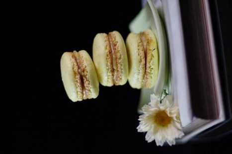 [fr]Macaron à la Crème Catalane[ru]Миндальное печенье в каталонских сливках