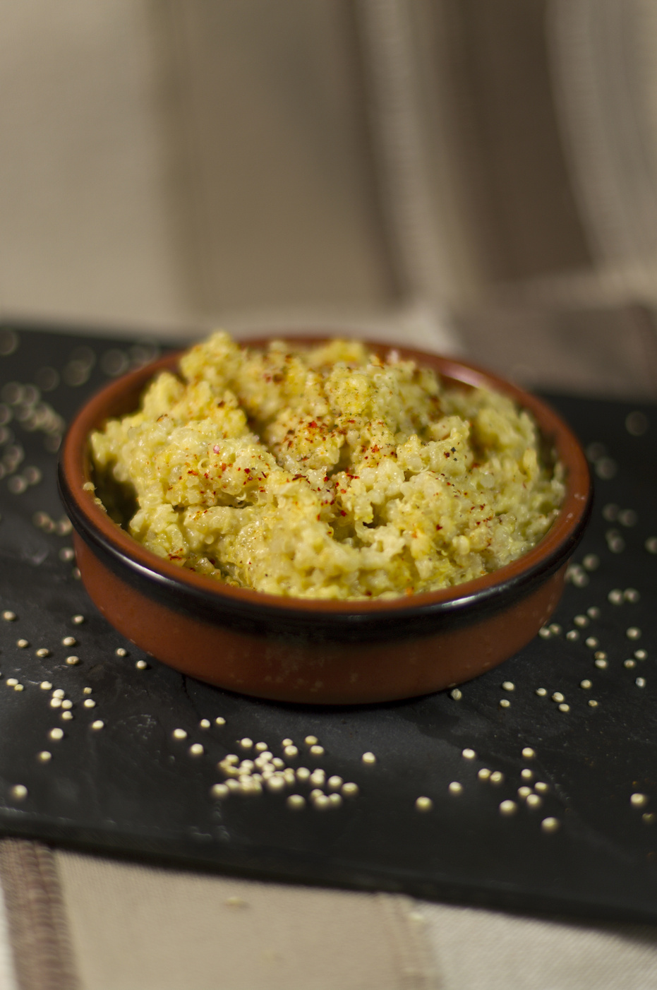 [fr]Quinoa sauce crémée aux poireaux[ru]Quinoa соус, окрашенный в кремовый цвет в луке-порее