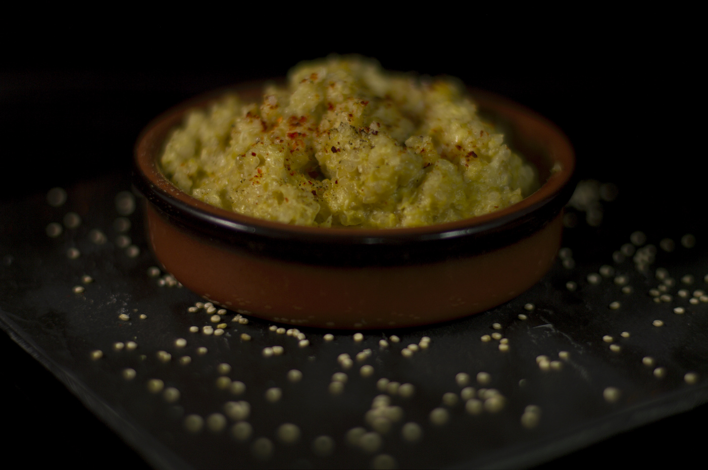 [fr]Quinoa sauce crémée aux poireaux[ru]Quinoa соус, окрашенный в кремовый цвет в луке-порее